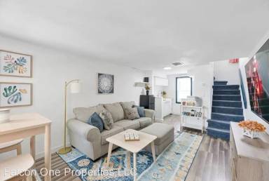 Main picture of 721 N Poplar St