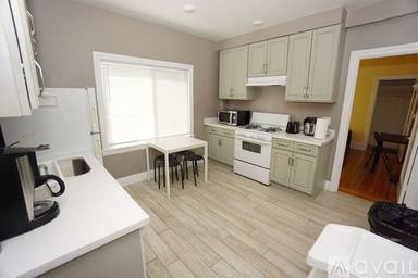 Main picture of 1532 Milvia St