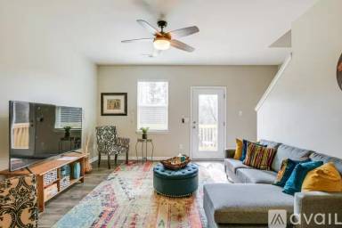 Main picture of 33 Apollo View Ln