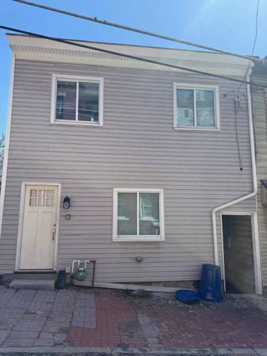 Main picture of 1234 Itin St