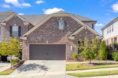 Main picture of 718 Lampwick Ln