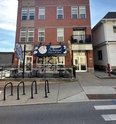 Main picture of 118 E 7th St