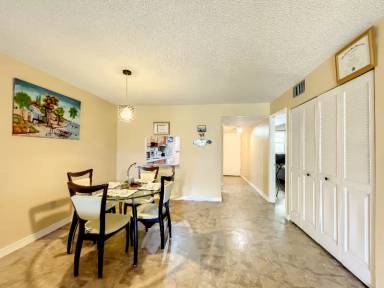 Main picture of Miramar Club Condo