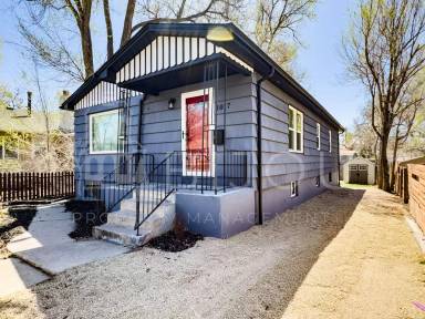 Main picture of 1017 E Platte Ave