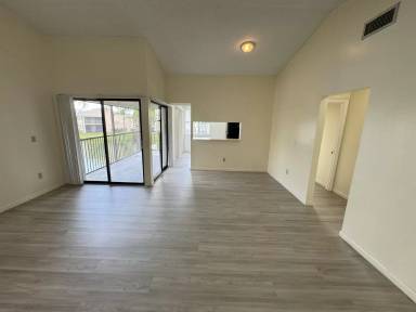 Main picture of 900 Constitution Dr