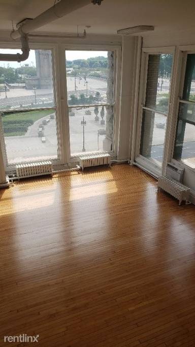 Main picture of 410 S Michigan Ave Apartments