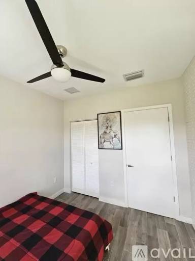 Main picture of 305 Foster Rd