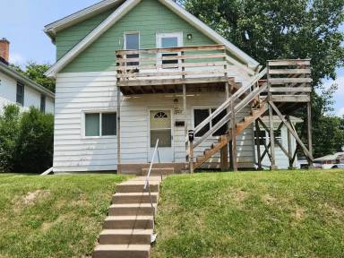 Main picture of 1301 44th St