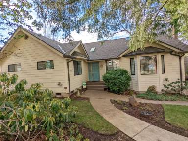 Main picture of 2682 Laurel Hill Dr