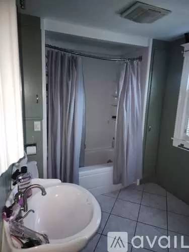 Main picture of 3 Maple St