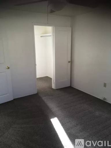 Main picture of 823 Washington Ave