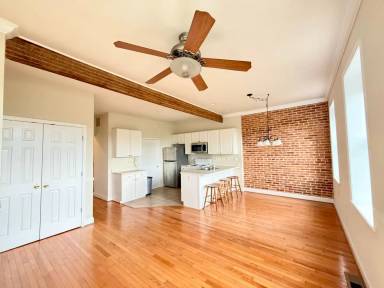 Main picture of 204 S Patterson Park Ave