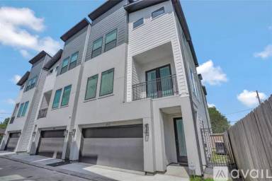 Main picture of 2711 Rosalie St