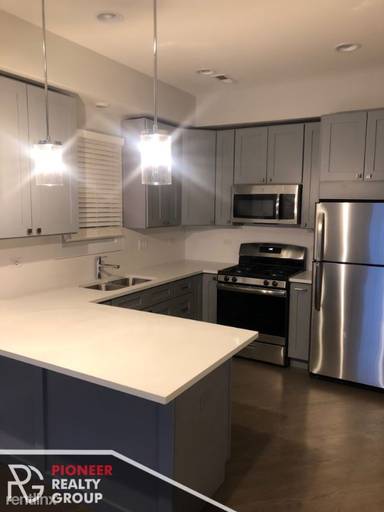 Main picture of 2710 N Wayne Ave