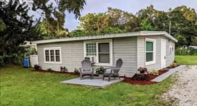 Main picture of 2746 Winona Dr