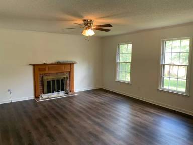 Main picture of 185 Woodberry Ct