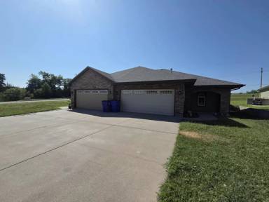 Main picture of 402 Michaels Ct
