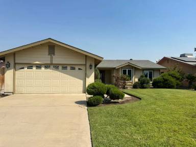 Main picture of 902 Lakewood Dr