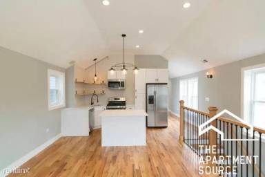 Main picture of 1347 W Ancona St