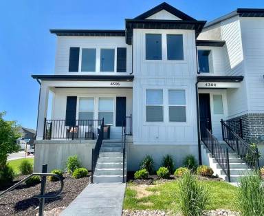 Main picture of Mountain Ridge Townhomes