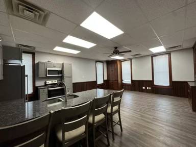 Main picture of 1315 W Market St