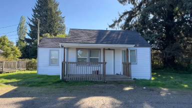 Main picture of 92306 Clover Rd