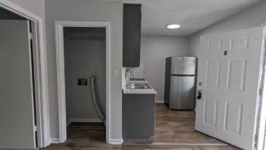 Main picture of 818 Meadow Ridge Ct