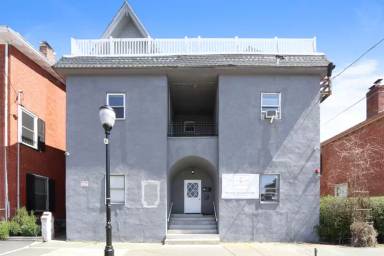 Main picture of 215 High St