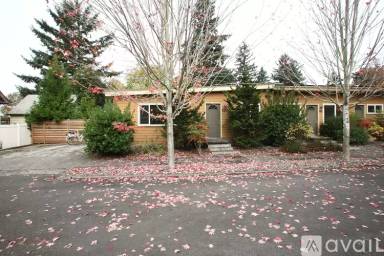 Main picture of 5431 SE Tibbetts St