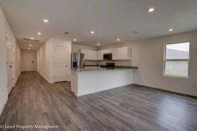 Main picture of 21655 Sutherland Cir