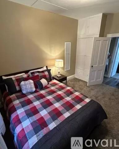Main picture of 524 Range St
