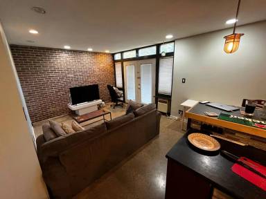 Main picture of 1015 W Huron St