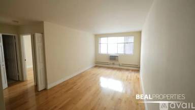 Main picture of 660 W Wrightwood Ave