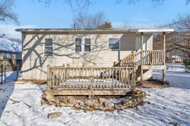 Main picture of 1054 E Cherokee St