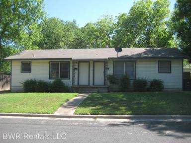 Main picture of 502 McArthur Dr