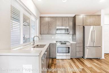 Main picture of 1932 W 66th Ave