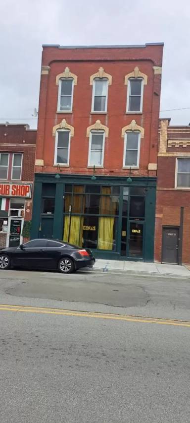 Main picture of 1202 W Grand Ave