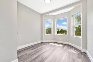 Main picture of 69 Almont St