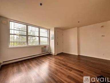 Main picture of 650 Schroeders Ave