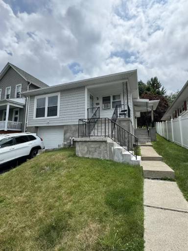 Main picture of 1605 S Irving Ave