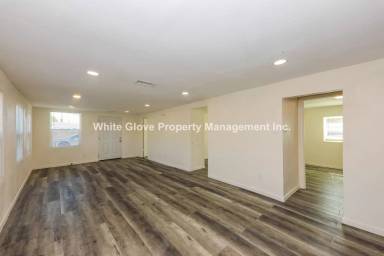 Main picture of 7585 Knott Ave