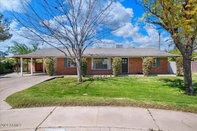 Main picture of 3722 E Fairmount Ave