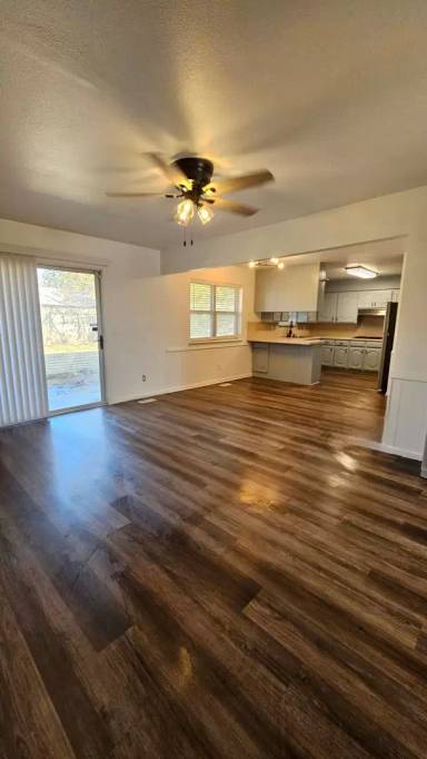 Main picture of 11613 E 24th St