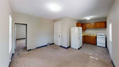 Main picture of 120 E Avenue B