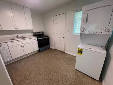 Main picture of 1804 SW 7th St