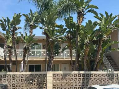 Main picture of 4808 Riverton Ave