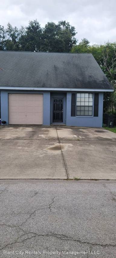Main picture of 106 W Strickland St