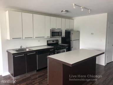 Main picture of 1544 W Glenlake Ave Apartments