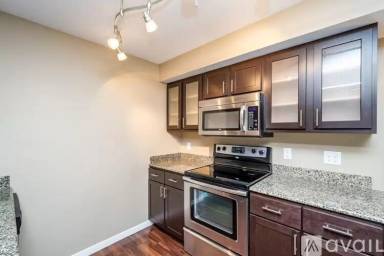 Main picture of 1000 Oakcrest St