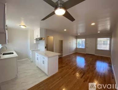 Main picture of 12641 Vanowen St